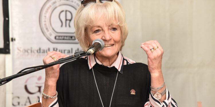 En Rafaela piden 2 kilómetros de distancia para los agroquímicos: Para Norma Bessone, titular de la rural, el distrito quedaría así “virtualmente improductivo”