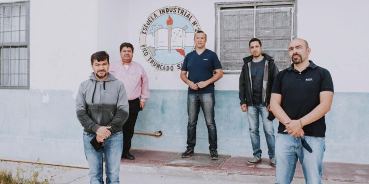 ¿Cargar el celular con el viento? Un colegio de Santa Cruz construirá un prototipo de generador para comunidades rurales alejadas