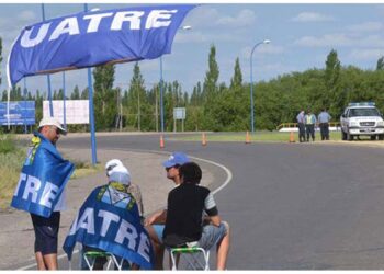 La UATRE se acordó de mostrar los dientes y logró un bono de 10 mil pesos para los trabajadores rurales