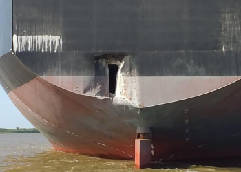 Video: impresionante choque de un buque con la terminal portuaria San Benito de Molinos Agro