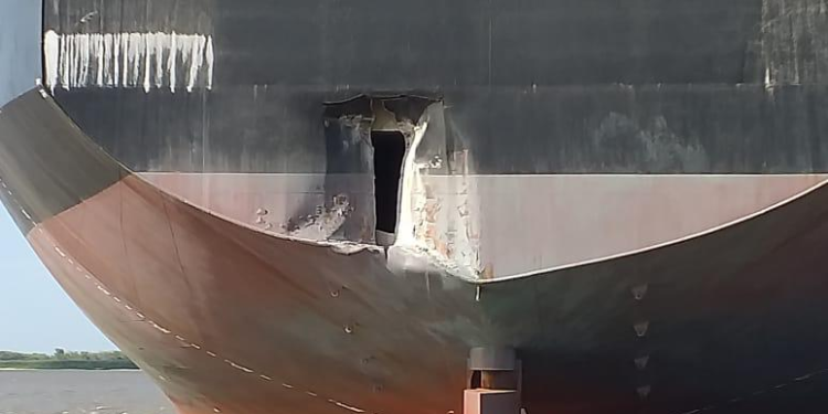 Video: impresionante choque de un buque con la terminal portuaria San Benito de Molinos Agro