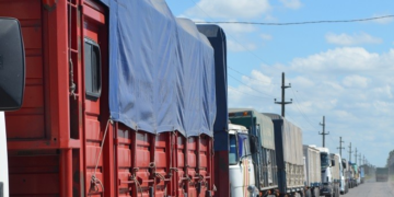 Buscando neutralizar a los “autoconvocados” que se reúnen con Massa, las entidades del transporte presentaron sus propuestas a senadores oficialistas
