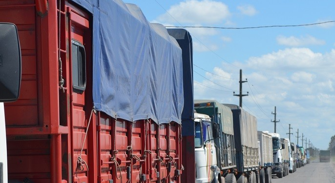Buscando neutralizar a los “autoconvocados” que se reúnen con Massa, las entidades del transporte presentaron sus propuestas a senadores oficialistas