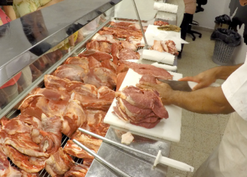 Carlos Kohn asegura que con un poco de organización las carnicerías pueden garantizar carne vacuna barata para todos y todas
