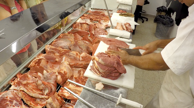 Carlos Kohn asegura que con un poco de organización las carnicerías pueden garantizar carne vacuna barata para todos y todas