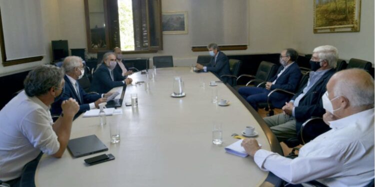 El maíz disponible sigue con un precio de “intervención” a pesar de la eliminación de cupo de exportación