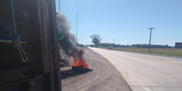 Argentina Inflacionaria: El paro de transportistas autoconvocados logró casi paralizar la comercialización de granos