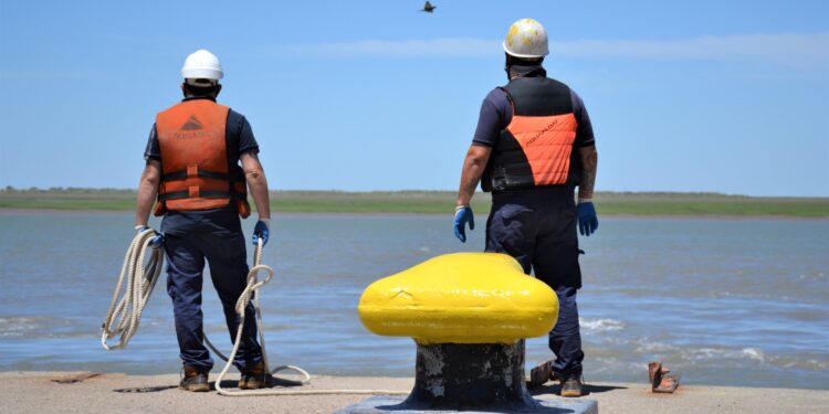 Tierra de Nadie: Hace más de una semana que no pueden ingresar camiones con granos a las terminales portuarias de Quequén y Bahía Blanca