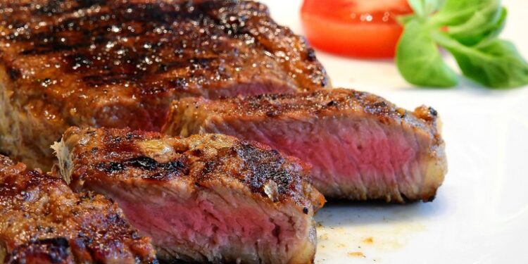 La carne vacuna se abre paso entre fake news e influencers: según el IPCVA 8 de cada 10 argentinos la siguen eligiendo