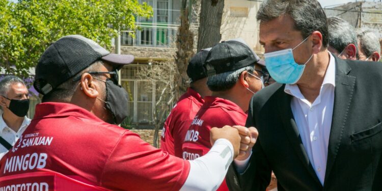 Massa recibe a los transportistas autoconvocados: Pedirán cumplimiento efectivo de las tarifas orientativas