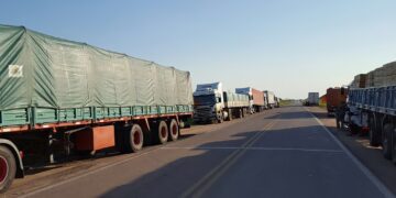 Transportistas institucionalizados pidieron al gobierno que garantice el libre tránsito: El 4 de febrero se analizará un nuevo ajuste de tarifas orientativas
