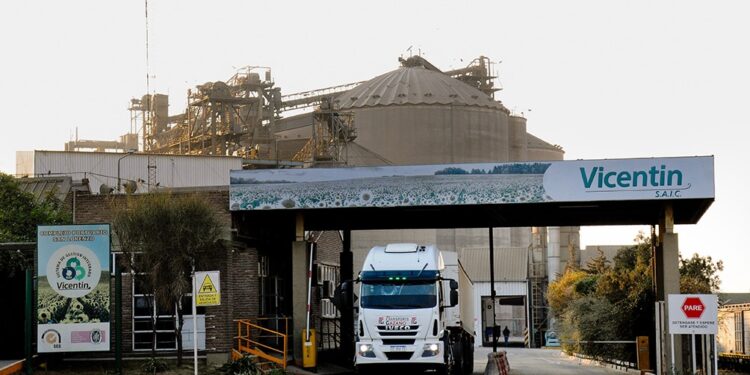 Vicentin SAIC: Productores, acopios y cooperativas quedaron con la mayor parte de la deuda pesificada, mientras que Vicentin Paraguay y Renova recibirán dólares