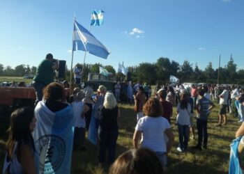 Boludeada por medio gobierno y demonizada por la otra mitad, a la Mesa de Enlace no le quedó remedio y ratificó el paro agropecuario