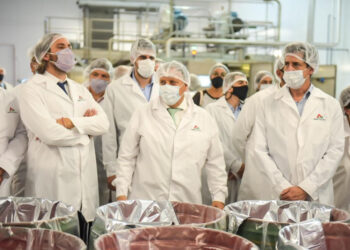 De guardapolvo blanco, el gabinete nacional tuvo una clase práctica del valor que podría agregar el agro con políticas estables