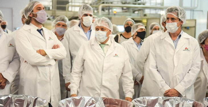 De guardapolvo blanco, el gabinete nacional tuvo una clase práctica del valor que podría agregar el agro con políticas estables