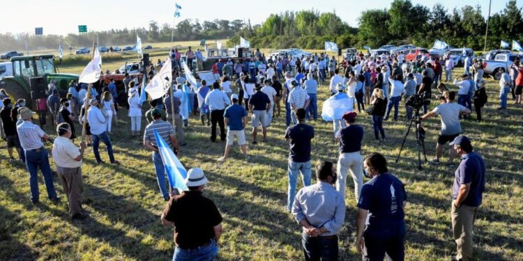“Este error es plena responsabilidad del Gobierno”, acusa Gustavo Idígoras tras la veda al maíz. Sugiere armar un fondo anticíclico con el dinero que recaudarán por la suba de los granos