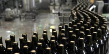 En un mercado que se achicó por la pandemia, la Argentina logró exportar 26% más de vino en 2020