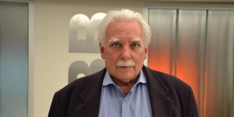 Ni el hombre de la Bolsa asusta a los que rompen silobolsas: Lo hicieron en el campo de Carlos Sosa, de la Bolsa de Bahía Blanca