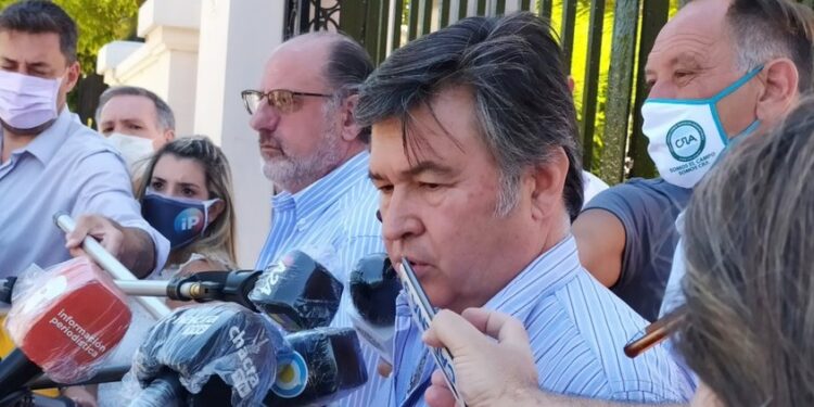 Todos pierden: Sin más restricciones a la exportación de maíz, la Mesa de Enlace levantó el paro agropecuario