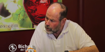 Eduardo Garcés responsabiliza a las grandes bodegas por la crisis vitícola: “Evidentemente alguien en el camino se queda con nuestra parte”