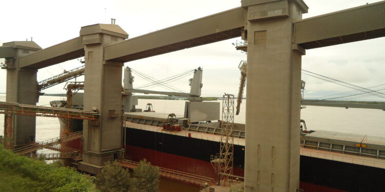 Claudio Soumoulou, presidente de ACA, asegura que “si logramos dotar de eficiencia a la Hidrovía vamos a poder trasladar un mejor precio al productor”