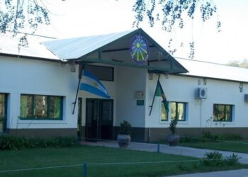 Florencia ansía que su hija comience las clases en una escuela agrotécnica de Tres Arroyos, pero cree que “los chicos siguen sin tener todo el derecho a la educación que se merecen”