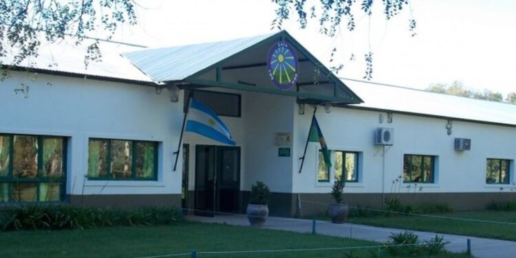 Florencia ansía que su hija comience las clases en una escuela agrotécnica de Tres Arroyos, pero cree que “los chicos siguen sin tener todo el derecho a la educación que se merecen”