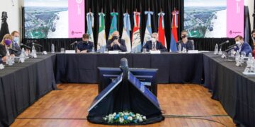 La primera reunión del Consejo Federal Hidrovía no logró despejar las dudas sobre el futuro de la concesión