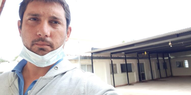 “Solo somos padres pidiendo por el derecho constitucional de nuestros hijos a ser educados”, dice Fernando Bargo, integrante de Padres Organizados