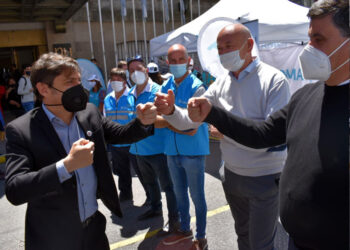 Menos mal que sobran divisas: Hace 18 días que no pueden ingresar camiones con granos a los puertos de Quequén y Bahía Blanca