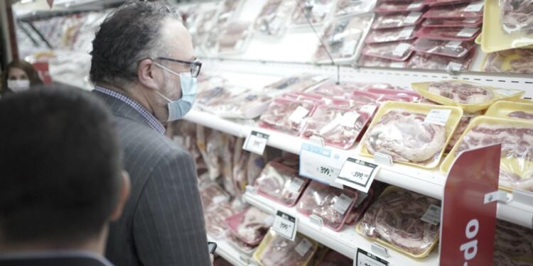 La Policía de los Bifes: Consumidores podrán denunciar a supermercados que no vendan carne de buena calidad a precios cuidados