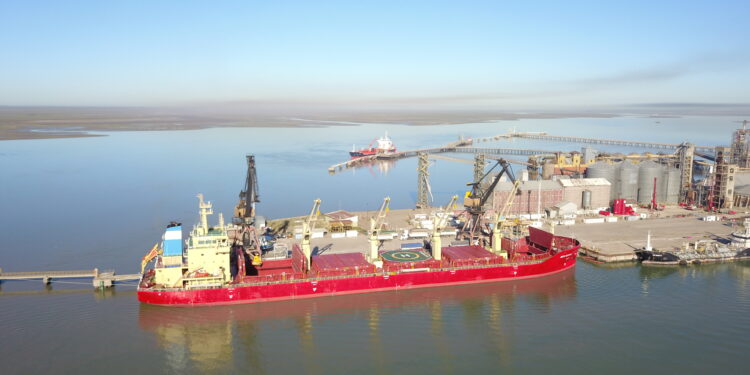 Por fin: Se liberó el piquete de transportistas en los Puertos de Bahía Blanca y Quequén