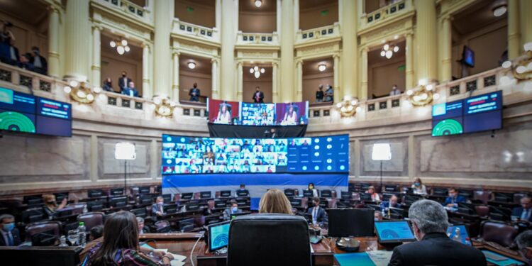 Se acabó la grieta: senadores oficialistas y opositores votaron a favor de liberar a las provincias para que suban el impuesto a los Ingresos Brutos