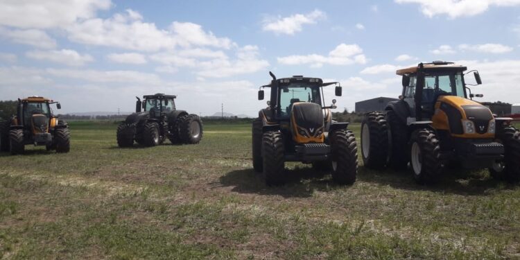 A Julio Molteni le secuestraron los tractores porque no pudo pagar dos cuotas y hoy está sin trabajar a pesar de que la justicia ordenó que se los restituyan