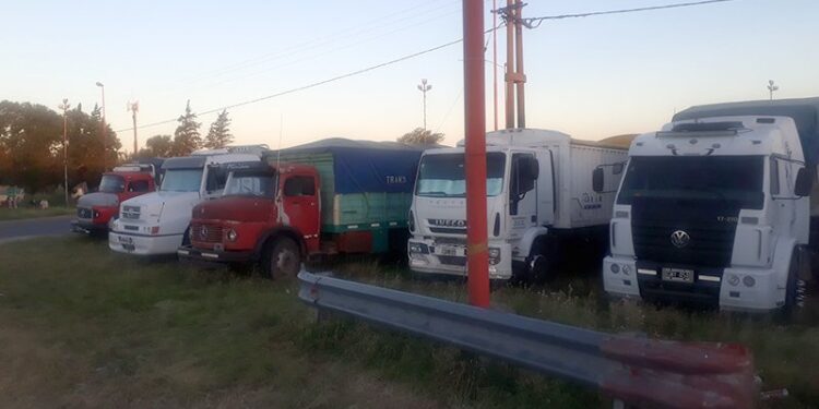 Sigue sin resolución el conflicto: Dejaron de “garpe” al representante de los transportistas autoconvocados