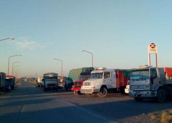 Alberto Fernández recibió a representantes institucionales del sector transportista en pleno conflicto con autoconvocados