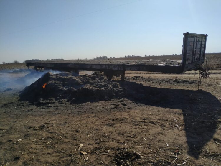 A Julio Molteni le secuestraron los tractores porque no pudo pagar dos cuotas y hoy está sin trabajar a pesar de que la justicia ordenó que se los restituyan