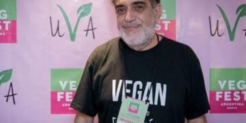 El presidente de la Unión Vegana Argentina aconseja a los empresarios agropecuarios que se reconviertan: “Tarde o temprano los gobiernos van a limitar la producción de carne”
