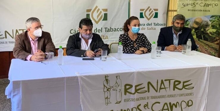 Otro frente de conflicto para la Mesa de Enlace: El gremio de trabajadores rurales quiere disolver la histórica sociedad en el Renatre