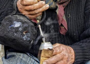 “Cuando no tengas ni fe ni yerba de ayer secándose al sol…” Acordate que casi 40% del precio del mate son impuestos