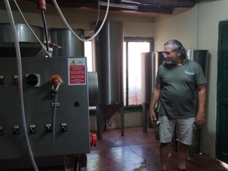 Esteban Santipolio cerró un círculo perfecto para su pequeña finca de olivos: Agrega muchísimo valor sin depender de insumos externos