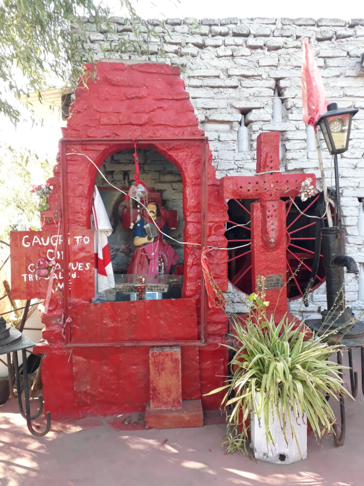 Todo lo que se puede hacer en Bocayuva: Un pequeño pueblo de Pellegrini que rinde homenaje al Gauchito Gil y a la famosa asistente de Doña Petrona