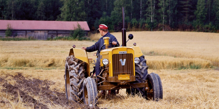 La fabricante de maquinaria Valtra cumple 70 años de edad, pero no se jubila