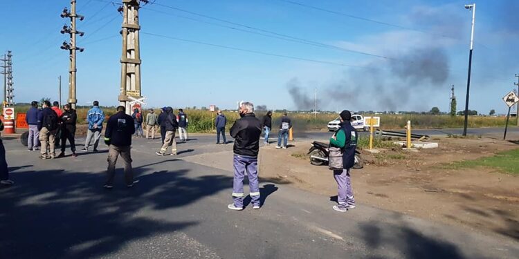 Alerta logístico: aceiteros lanzan paro en el sector norte de Rosario para solidarizarse con trabajadores despedidos de Buyatti