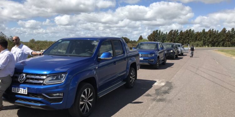 Las automotrices aseguran que los problemas generados por la pandemia son la causa detrás de las demoras en las entregas de camionetas