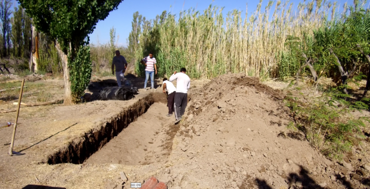 La economía circular empieza por casa: una empresa argentina fabrica biodigestores en bolsa aptos para la agricultura familiar