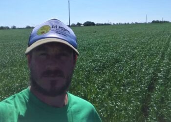 Cristian Crespo sabe que los pioneros de la Siembra Directa escucharon mil veces el “no se puede” y por eso hoy difunde la agroecología: “Comprendí que esto no se terminaba con el cuidado de los pajaritos”