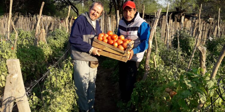 Alejandro Deane: Un agrónomo lleva 40 años junto a los wichi del Chaco salteño trabajando por su dignidad y para que produzcan sus alimentos