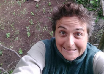 El “proyecto peperina”: Lola Gómez integra un grupo de productores que intenta domesticar y desarrollar el cultivo de la planta más tradicional de Córdoba