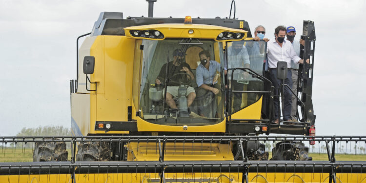 Lacalle Pou: “El Estado tiene que facilitar para que los que laburan hagan crecer al país”